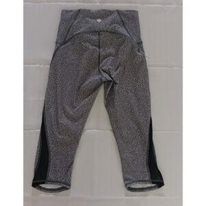 Size‎ 6 Lululemon Train Times CropFractal Alpine White Black / Black